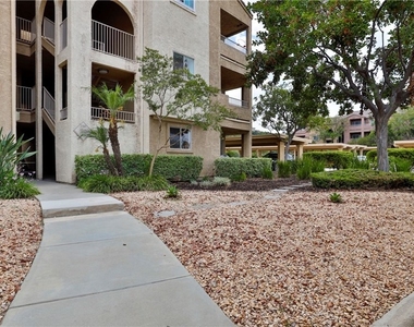 2320 Del Mar Way - Photo Thumbnail 1