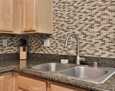 2320 Del Mar Way - Photo Thumbnail 10