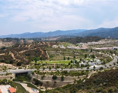 2320 Del Mar Way - Photo Thumbnail 23
