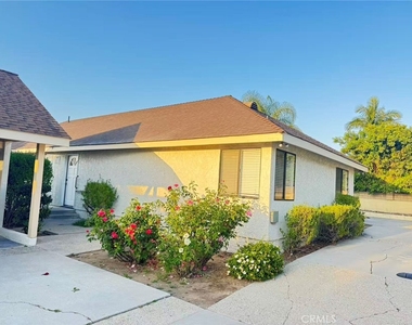 3233 E Cameron Avenue - Photo Thumbnail 16