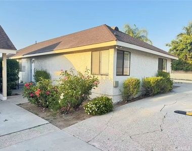 3233 E Cameron Avenue - Photo Thumbnail 17