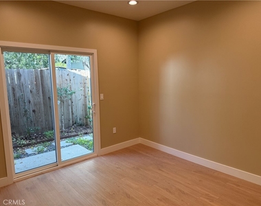 1072 N Vinedo Avenue - Photo Thumbnail 11