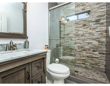 2530 S Bentley Avenue - Photo Thumbnail 15