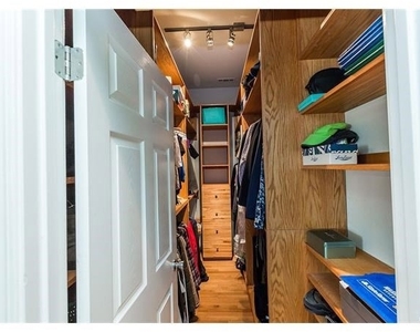2530 S Bentley Avenue - Photo Thumbnail 14