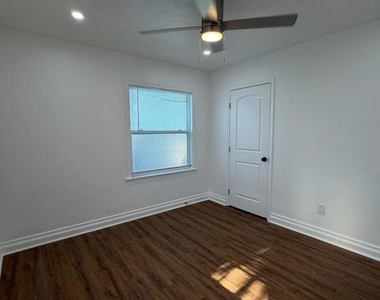 723 Florida St - Photo Thumbnail 12