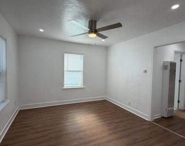 723 Florida St - Photo Thumbnail 2