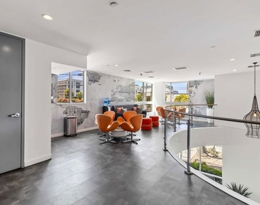 4140 Glencoe Avenue - Photo Thumbnail 5