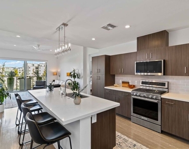 4140 Glencoe Avenue - Photo Thumbnail 12
