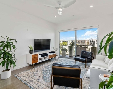 4140 Glencoe Avenue - Photo Thumbnail 16