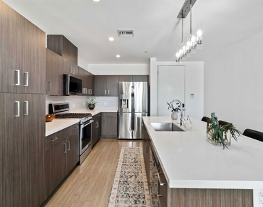 4140 Glencoe Avenue - Photo Thumbnail 14