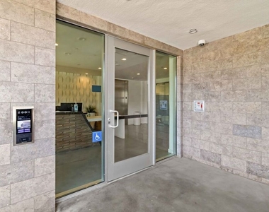 4140 Glencoe Avenue - Photo Thumbnail 3
