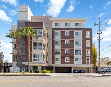 4140 Glencoe Avenue - Photo Thumbnail 1