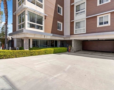 4140 Glencoe Avenue - Photo Thumbnail 2