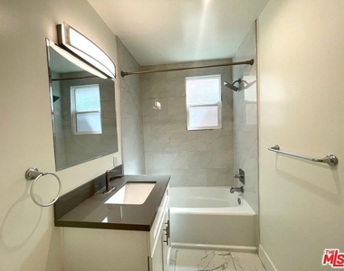 4441 Tujunga Avenue - Photo Thumbnail 19