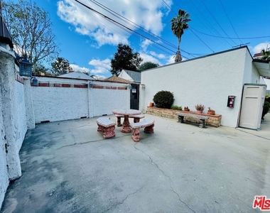 4441 Tujunga Avenue - Photo Thumbnail 28