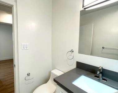 4441 Tujunga Avenue - Photo Thumbnail 20