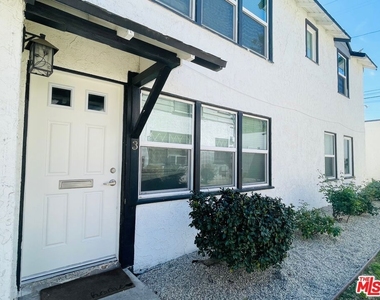 4441 Tujunga Avenue - Photo Thumbnail 27