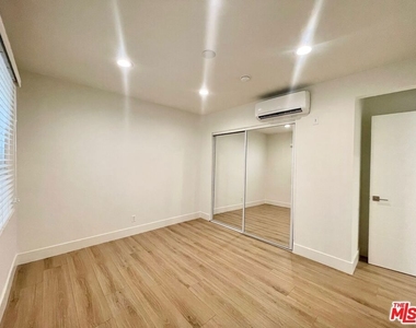 4441 Tujunga Avenue - Photo Thumbnail 22