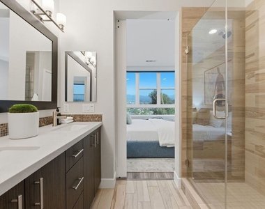 2753 Waverly Drive - Photo Thumbnail 14