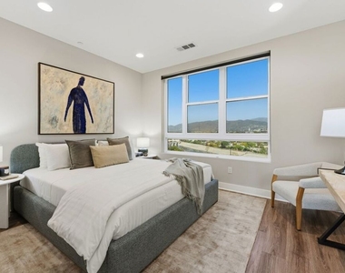 2753 Waverly Drive - Photo Thumbnail 11