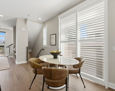 2753 Waverly Drive - Photo Thumbnail 7