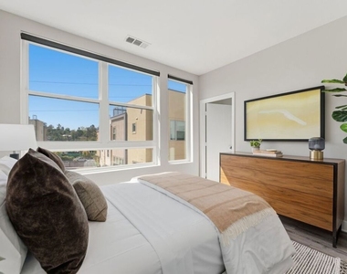 2753 Waverly Drive - Photo Thumbnail 16