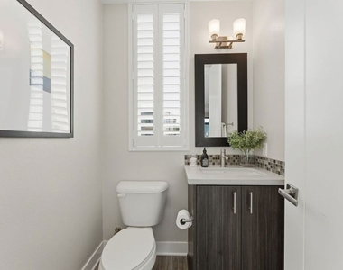 2753 Waverly Drive - Photo Thumbnail 19