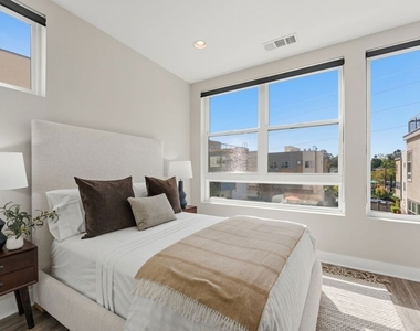2753 Waverly Drive - Photo Thumbnail 15