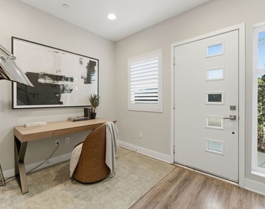 2753 Waverly Drive - Photo Thumbnail 3