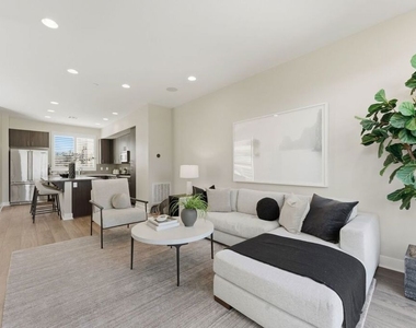 2753 Waverly Drive - Photo Thumbnail 8