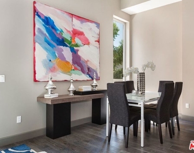 1217 Horn Avenue - Photo Thumbnail 3