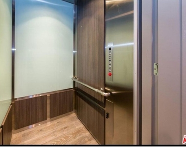 1217 Horn Avenue - Photo Thumbnail 7