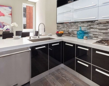 1217 Horn Avenue - Photo Thumbnail 5