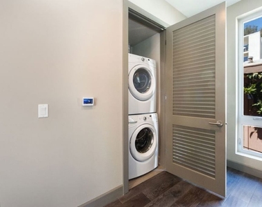 1217 Horn Avenue - Photo Thumbnail 9