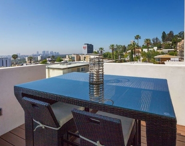 1217 Horn Avenue - Photo Thumbnail 24