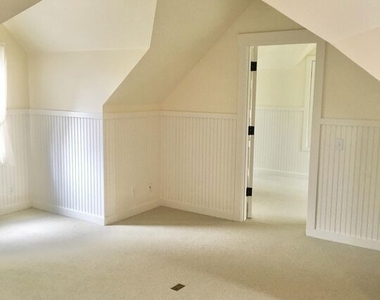2101 Dermanak Drive - Photo Thumbnail 12