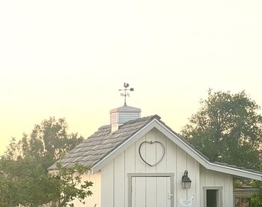 2101 Dermanak Drive - Photo Thumbnail 25