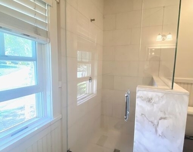 2101 Dermanak Drive - Photo Thumbnail 11