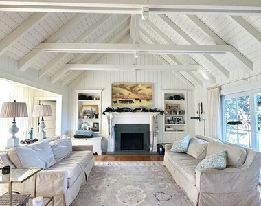 2101 Dermanak Drive - Photo Thumbnail 9