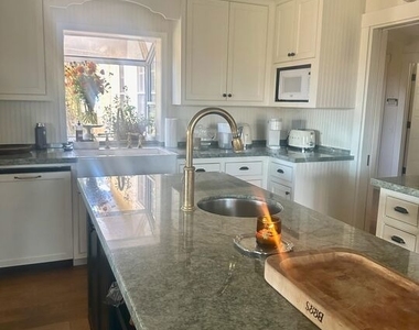 2101 Dermanak Drive - Photo Thumbnail 3