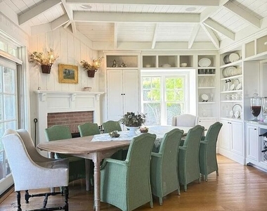 2101 Dermanak Drive - Photo Thumbnail 7