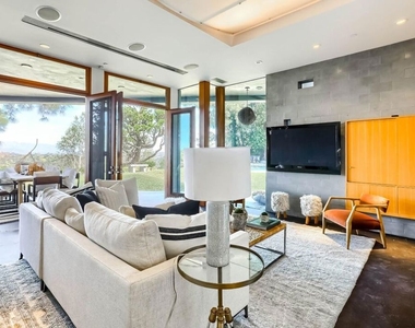 2238 Stradella Road - Photo Thumbnail 13