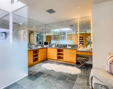 2238 Stradella Road - Photo Thumbnail 37