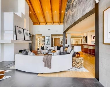 2238 Stradella Road - Photo Thumbnail 7