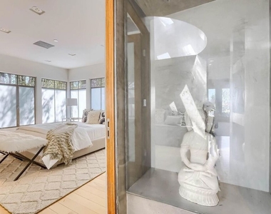 2238 Stradella Road - Photo Thumbnail 40