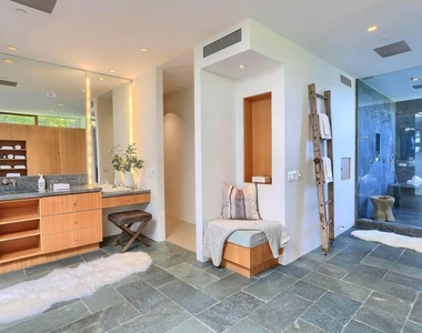 2238 Stradella Road - Photo Thumbnail 32