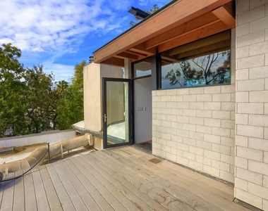 2238 Stradella Road - Photo Thumbnail 55
