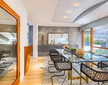 2238 Stradella Road - Photo Thumbnail 17