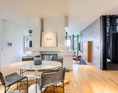 2238 Stradella Road - Photo Thumbnail 21