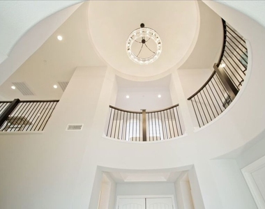 20326 W Liverpool Way - Photo Thumbnail 9